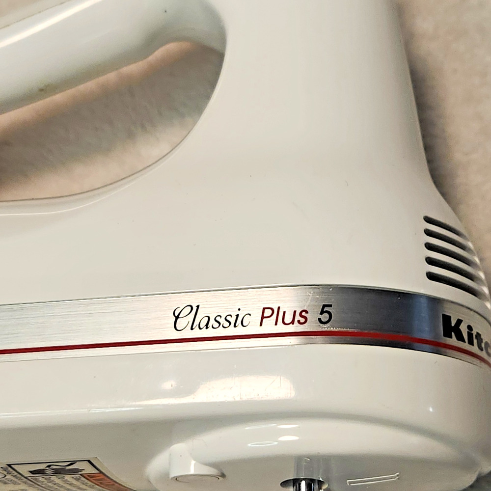 KitchenAid Hand Mixer KHM5TBWH 5-Speed Classic Plus (White) Works Great! - Picture 2 of 7